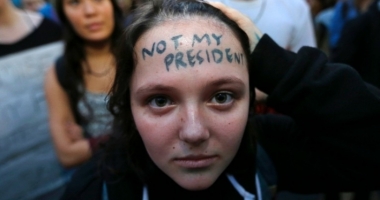 Stire din Actualitate : Continuă protestele de amploare, după alegerea lui Donald Trump