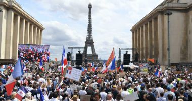 Stire din Actualitate : Proteste masive în Franţa împotriva vaccinării şi a permisului sanitar