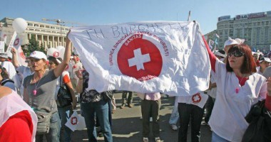 Cine susține protestele medicilor