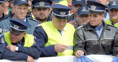Stire din Eveniment : Polițiștii, scoși din sărite în prag de protest. "Sunt trimis la intervenție ca porcul la tăiere"