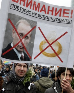 Stire din Actualitate : Amenzi uriașe  pentru protestatarii care-i tulbură liniștea lui Putin