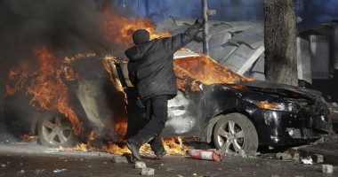 Stire din Actualitate : Conflicte Ucraina / ATAC SÂNGEROS la Slaviansk! Armata a ucis 5 separatiști. Rusia amenință