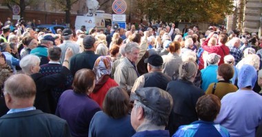 Stire din Social : Pensionarii protestează săptămâna viitoare, la București