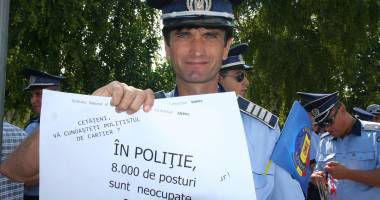 Stire din Eveniment : Cum vor fi angajați viitorii polițiști  din sursă externă. Guvernul a dat legea