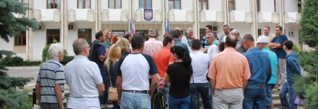 Stire din Social : Proteste în rândul angajaților RATC: "Trăim de azi pe mâine!"