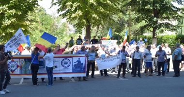 Foto - Video. Protest de amploare al sindicaliștilor RATC. Se cere schimbarea conducerii - 8