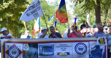 Foto - Video. Protest de amploare al sindicaliștilor RATC. Se cere schimbarea conducerii - 11