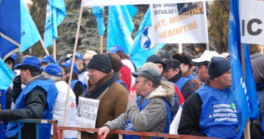Stire din Economie : Sindicatele și patronatele lucrează la schimbarea legislației muncii