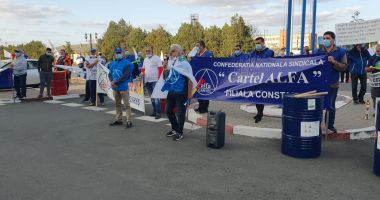 Stire din Economie : Protestul din portul Constanța se va muta în fața Ambasadei Emiratelor Arabe Unite