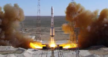 Stire din Actualitate : Eșec rusesc. O rachetă Proton M s-a prăbușit la câteva minute după lansare