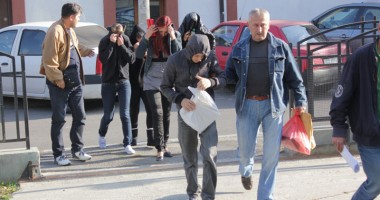 Stire din Eveniment : Proxenet prins în flagrant. Cât cerea pentru o minoră