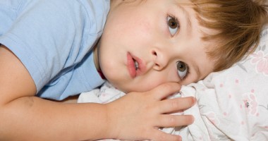 Stire din Sănătate : Prurigo, dermatoza care afectează copiii sub trei ani