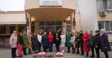 Stire din Politică-Administrație : Tradiție de 17 ani. Femeile din PSD Constanța, alături de vârstnicele comunității