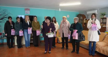 Tradiție de 17 ani. Femeile din PSD Constanța, alături de vârstnicele comunității - 2