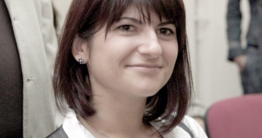 Stire din Politică-Administrație : Deputatul PSD Cristina Dumitrache, semnal de alarmă în privința Legii vaccinării