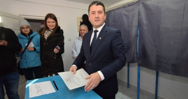 Stire din Politică-Administrație : "Îmi doresc ca rezultatul votului să fie unul bun pentru Constanța, pentru România"