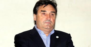 Stire din Politică-Administrație : Deputatul Mihai Lupu: "PSD refuză dreptul românilor de a putea intra în faliment personal"