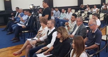 Stire din Politică-Administrație : Duel politic între PSD și PNL, la Constanța, pe tema căldurii de la iarnă