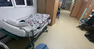 Stire din Eveniment : Anchetă la Psihiatrie după apariția unor imagini cu paciente ținute în condiții improprii