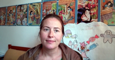 Stire din Cultură-Educație : "A-i face copilului viața ușoară, ca părinte, înseamnă să-l educi, nu să-i oferi mulți bani, gadgeturi, mașină..."