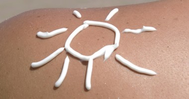 Stire din Sănătate : Suferi de psoriazis? Atenție la cremele solare