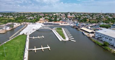 Stire din Social : Cerere mare pentru locurile de acostare în noul port Jurilovca