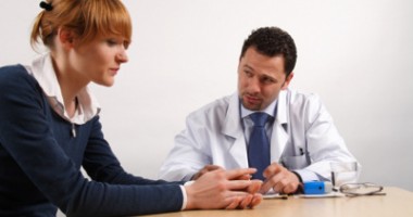 Stire din Actualitate : Un terapeut își viola clienta în timp ce se afla sub hipnoză