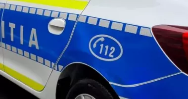 Stire din Eveniment : Un bărbat a fost reținut după ce a agresat învățătoarea copilului său într-un local
