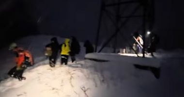 Stire din Eveniment : Mai mulți turiști au rămas blocați în Bucegi după ce s-a depus zăpadă în cantități mari