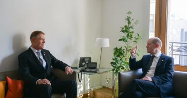 Stire din Eveniment : Klaus Iohannis a discutat cu cancelarul german Olaf Scholz despre aderarea României la Schengen