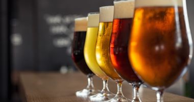 Stire din Economie : Românii au consumat mai puțină bere anul trecut