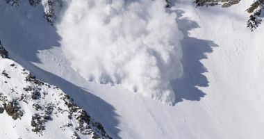 Doi schiori, prinşi de o avalanşă în Făgăraş, au murit