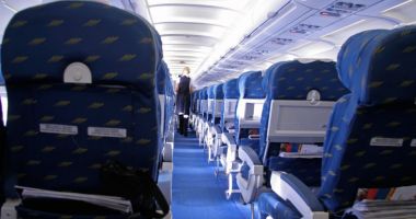 Stire din Actualitate : Pasagerii supraponderali, obligați să cumpere două locuri în avion