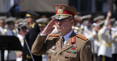 Stire din Eveniment : MApN l-a trecut în rezervă pe generalul Cătălin Zisu