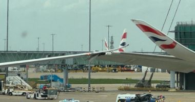 Stire din Actualitate : Zborurile pe Heathrow au fost reluate, după haosul de ieri, când aeroportul a fost închis