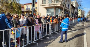 GALERIE FOTO Peste 1000 de constănțeni prezenți la parada militară de Ziua României - 4