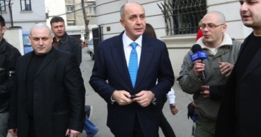 Stire din Eveniment : Omul de afaceri Puiu Popoviciu, condamnat definitiv la 7 ani de închisoare