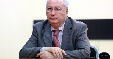 Stire din Politică-Administrație : Puiu Hașotti a demisionat din PNL, însă nu plânge nimeni după el