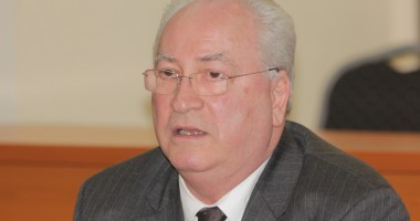 Stire din Politică-Administrație : "Parlamentul și Traian Băsescu trebuie să ia atitudine în chestiunea steagului secuiesc"