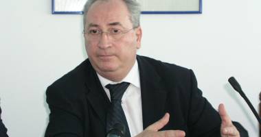 Stire din Cultură-Educație : Scandalul de la Muzeul de Istorie. Puiu Hașotti îl desființează pe Constantin Scurtu!