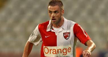 Stire din Sport : Fotbal / Cristian Pulhac a semnat cu Petrolul
