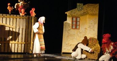 Stire din Cultură-Educație : "Povestea porcului" și Punguța cu doi bani", pentru copii