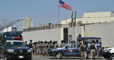 Stire din Actualitate : Pușcași marini americani au tras asupra protestatarilor care au asaltat consulatul din Karachi