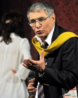 Stire din Cultură-Educație : "Pușlamaua" nu mai vine la Constanța