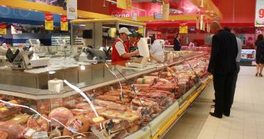 Stire din Economie : Puterea de cumpărare a salariilor a crescut cu 2,4% în noiembrie 2014