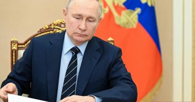 Putin îi ironizează pe liderii europeni pentru dependenţa lor totală de SUA