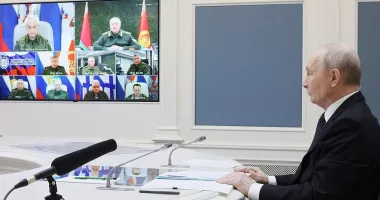 Stire din Actualitate : Putin și Lukașenko au supervizat online un exercițiu nuclear comun ruso-belarus