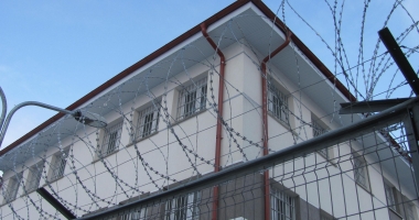 Stire din Politică-Administrație : USR propune construirea de penitenciare
