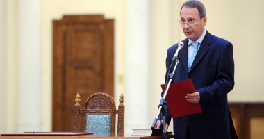 Stire din Cultură-Educație : Valer Dorneanu va primi titlul de Doctor Honoris Causa la Constanța