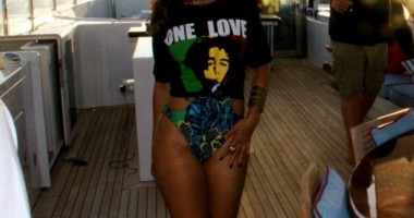 Rihanna, fotografii intime din vacanță - 7